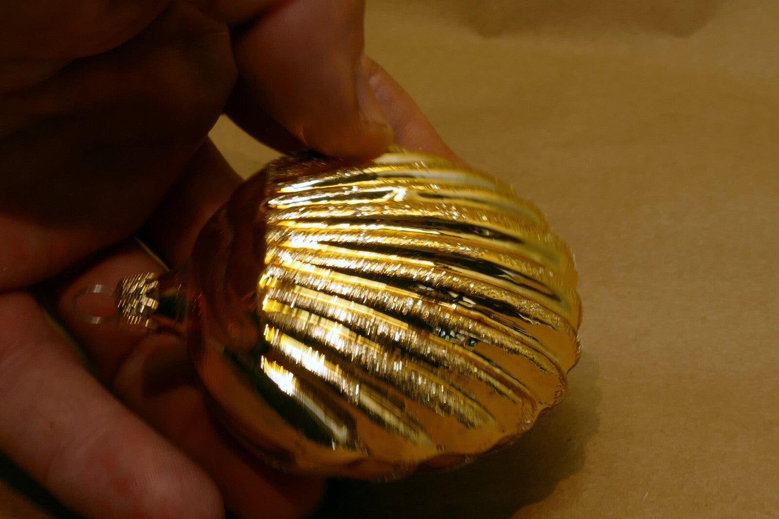 Blown Glass Christmas Ornament 2.5" sea shell gold tone