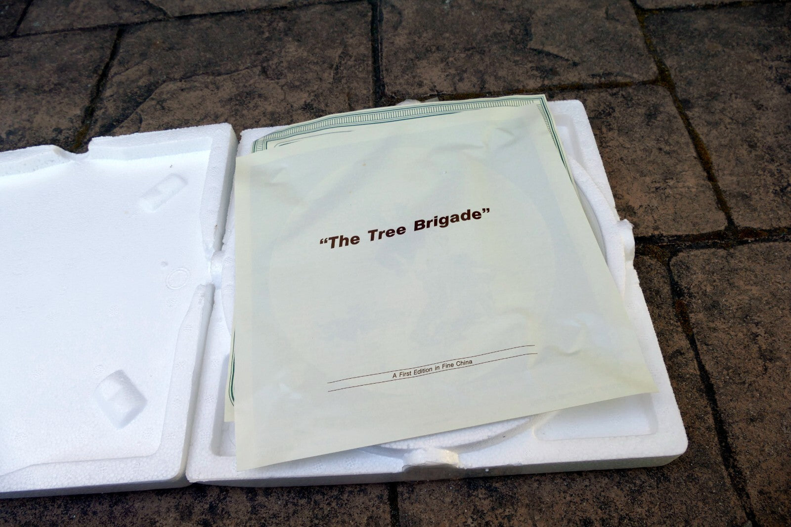 NORMAN ROCKWELL Tree Brigade Plate 1993 84-R70-1.20 Knowles COA