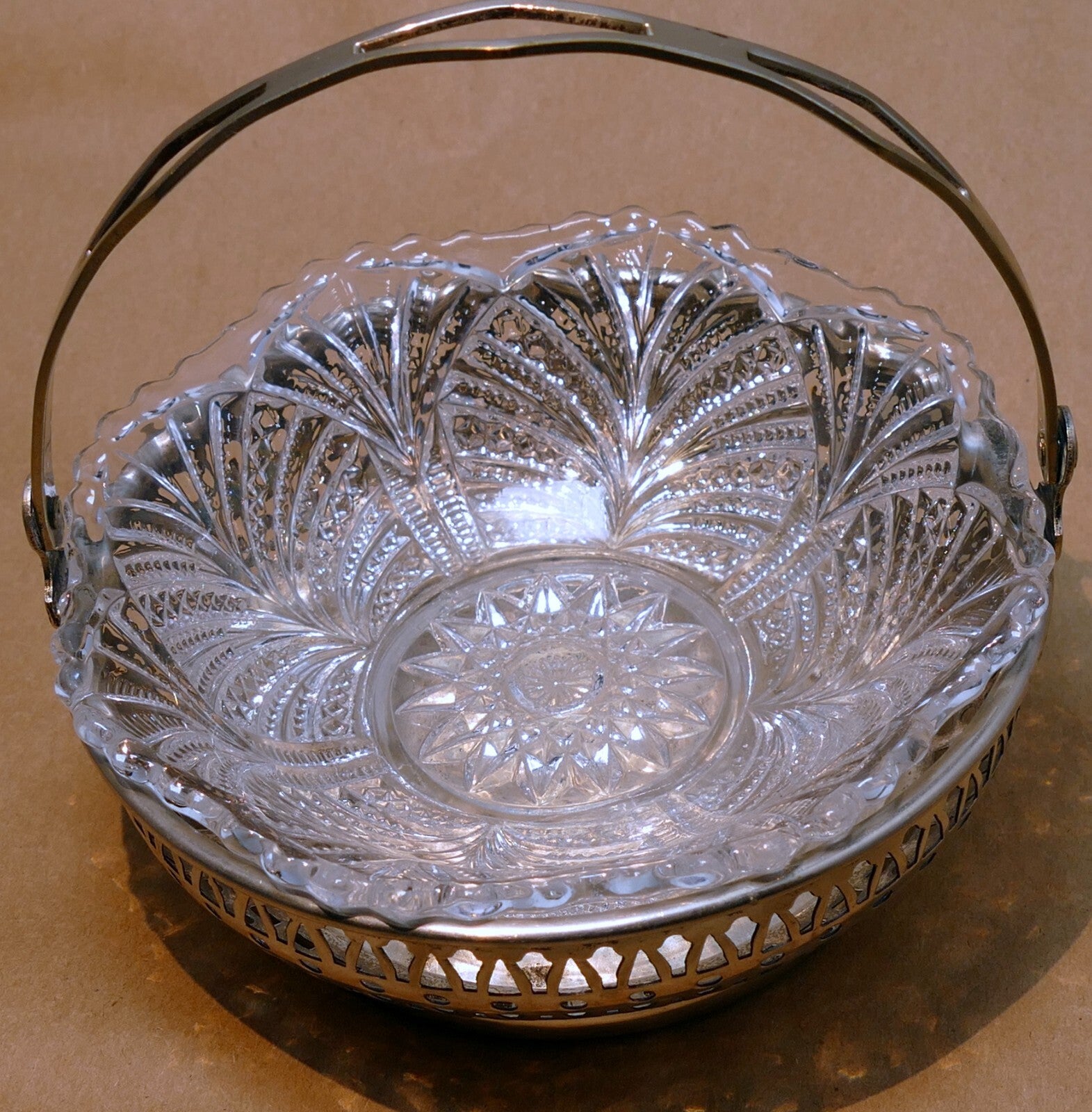 Farberware sheffield candy dish silver plate brooklyn ny 4.5" plate trinket
