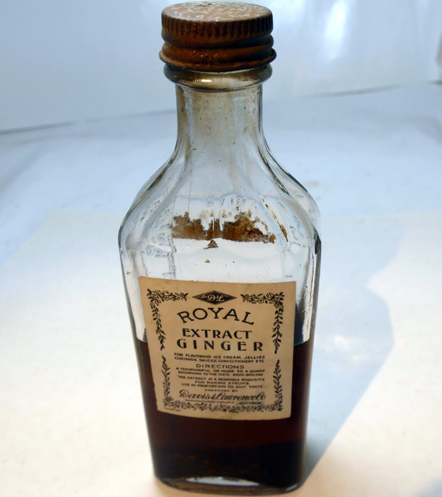 Dl antique bottle royal extract ginger by davis & lawrence to montreal 100ml