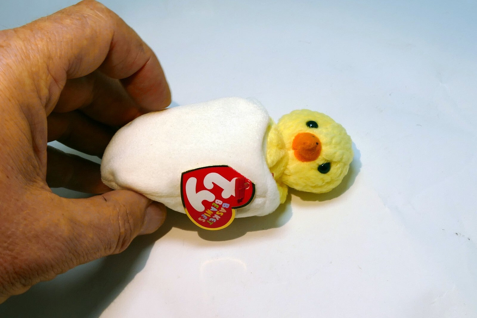 TY Basket Beanie Baby - EGGBERT the Egg & Chick Stuffed Animal Toy 4" small
