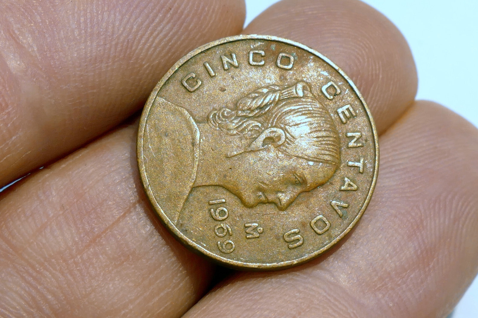 Lot of 2 Mexico 1965-1969 - 5 Cinco Centavos Brass coins  lot pack of 2