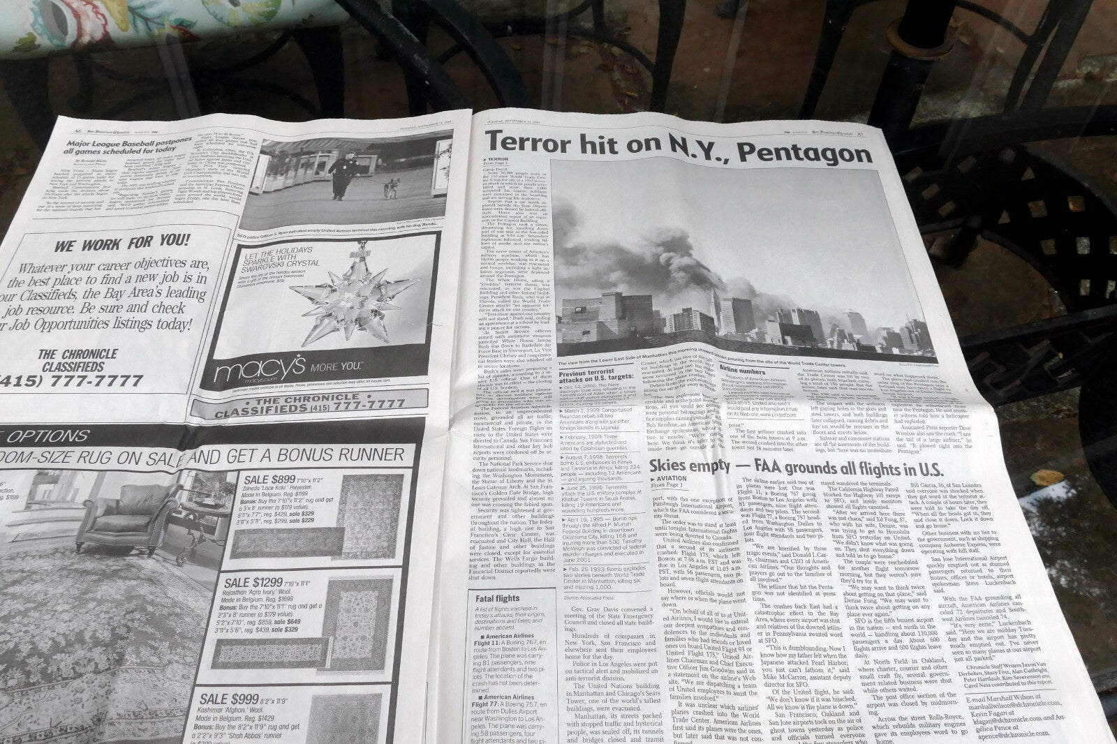 09 - 11 - 2001 San Francisco Chronicle EXTRA US Under Attack world Trade Center