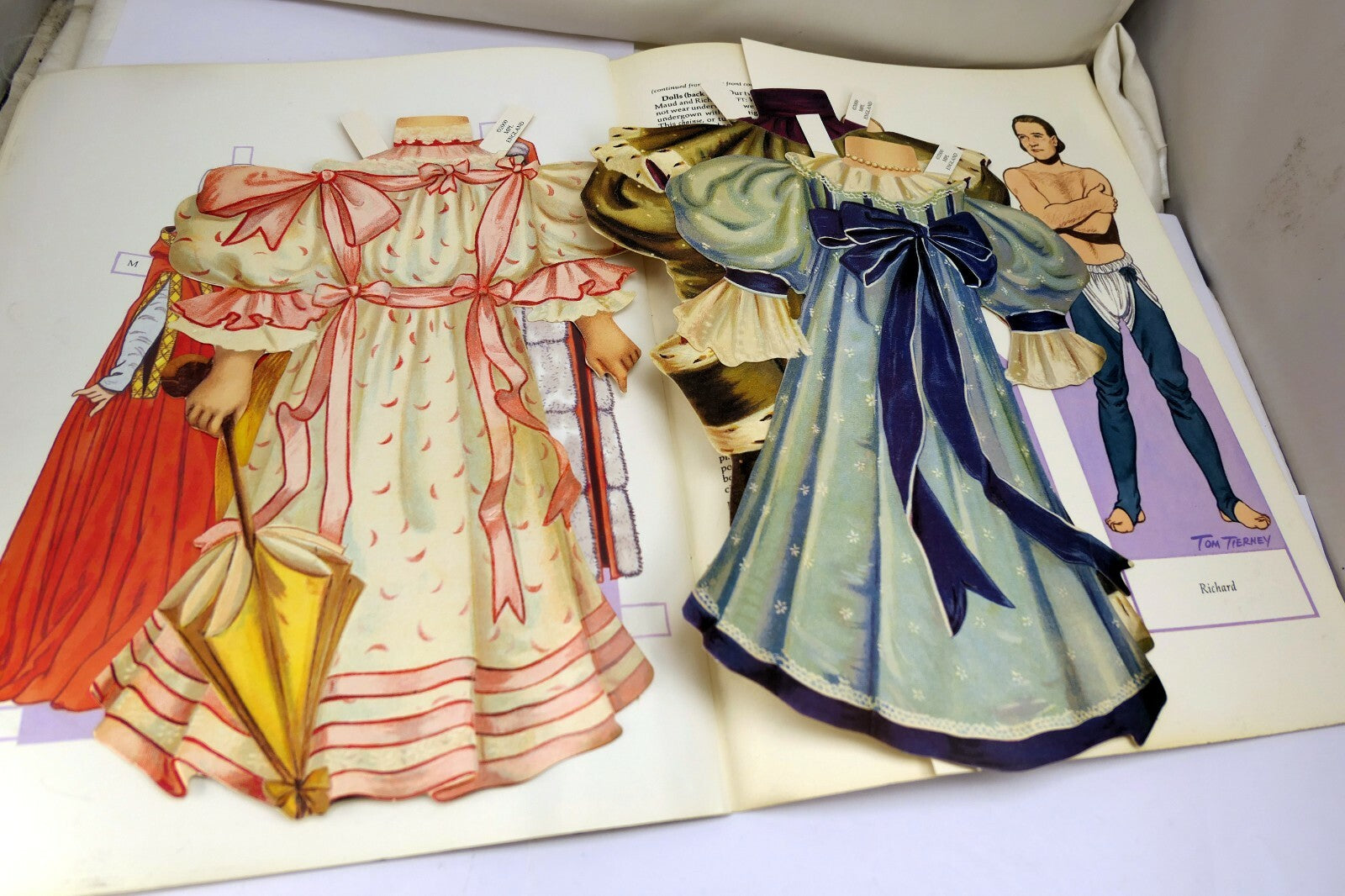 Dover Paper Dolls: Medieval Costumes Paper Dolls by Tom Tierney (1996, Paperback