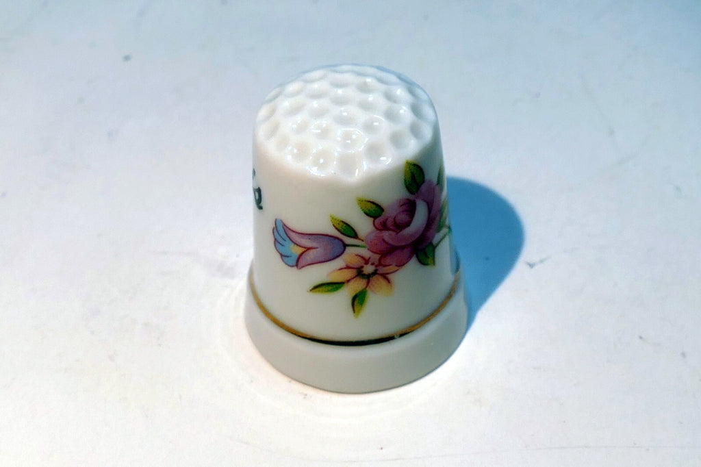 Porcelain Thimble Souvenir St. Louis  MO Missouri US