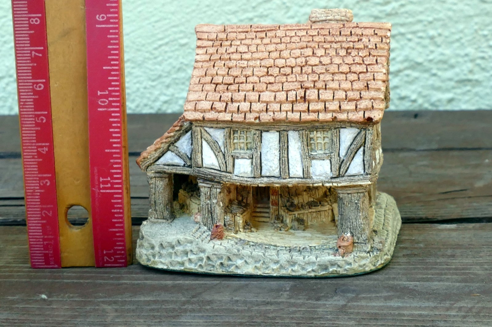 David Winter Cottages Little Market Handcrafted Figurine 1980 UK Great Britain
