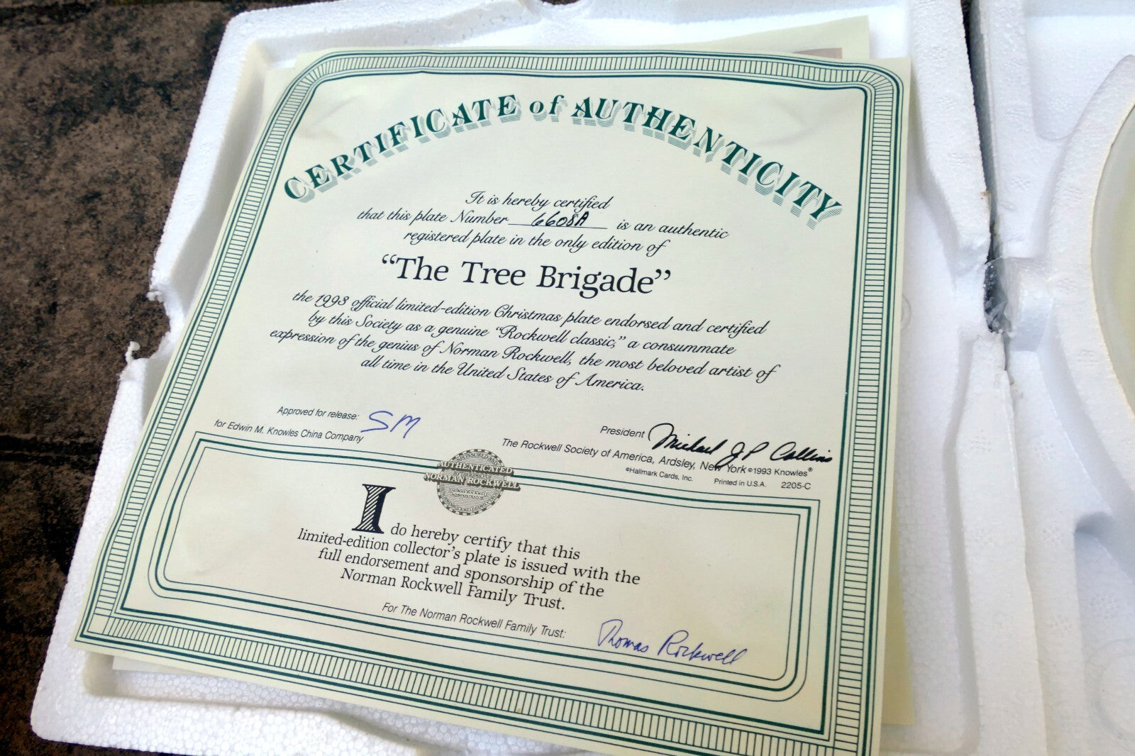 NORMAN ROCKWELL Tree Brigade Plate 1993 84-R70-1.20 Knowles COA