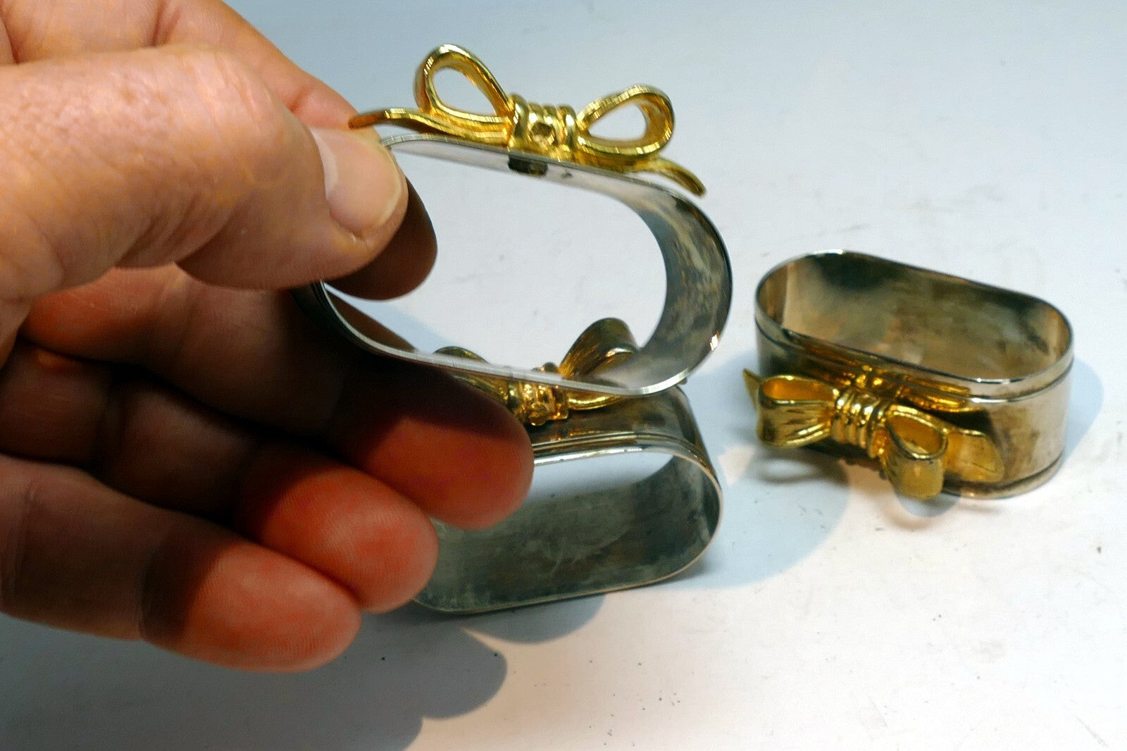 Silver Plated Napkin Rings With Gold Decorative Bow Vintage Lot Of 4 set of four