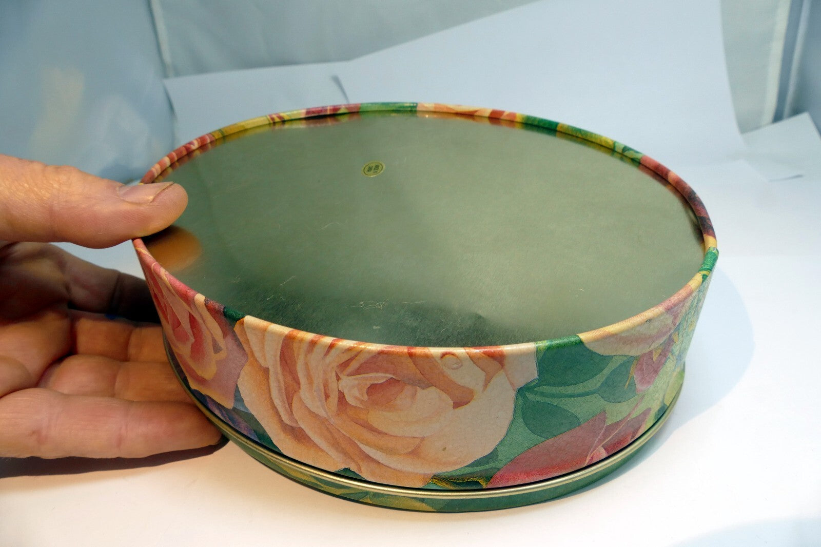 Metal Empty Tin/Container Oval 6X7" roses floral design cookie biscuit