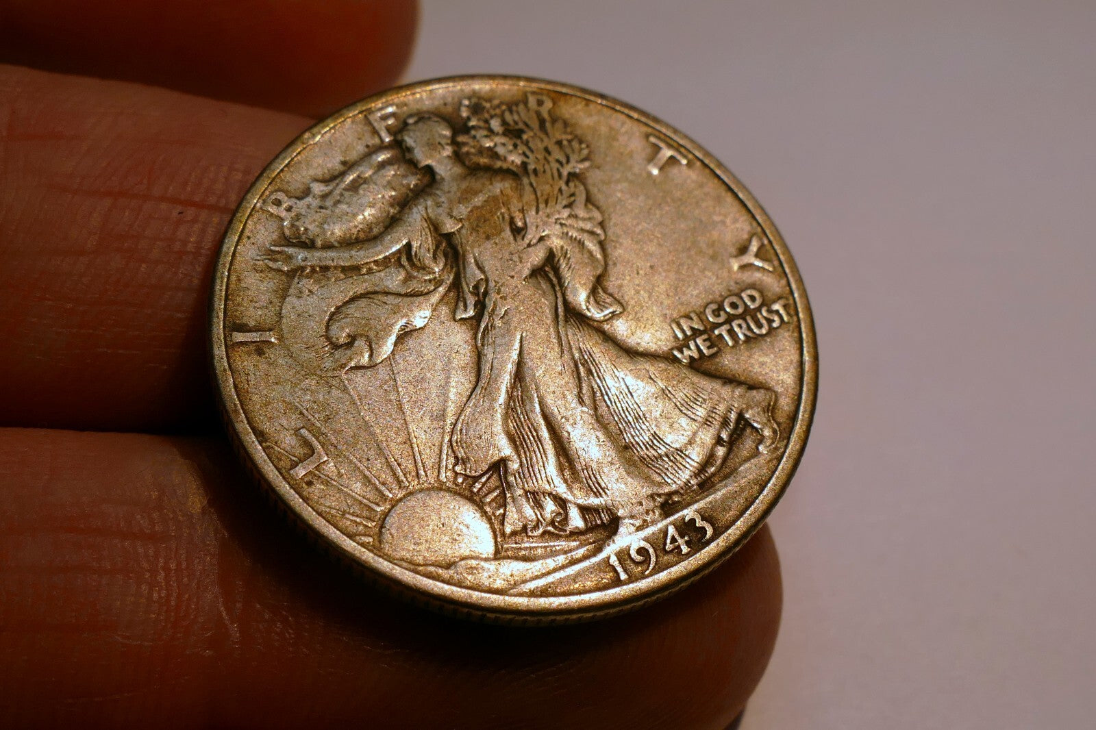 1943 WALKING LIBERTY SILVER HALF DOLLAR COIN