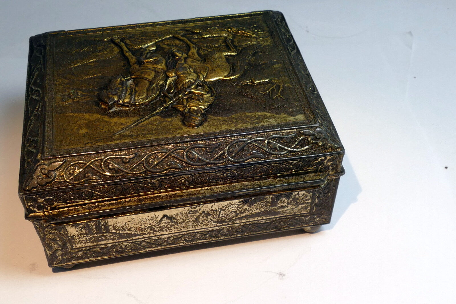 Metal Jewelry Cigarette Tobacco Box JAPAN Soldier w/ rifle musket horse Trinket