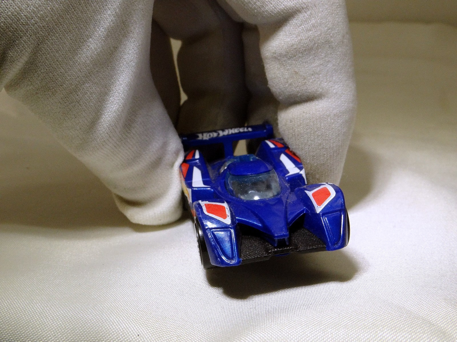 Hot Wheels 24 Oups 2010 Mattel Malaysia
