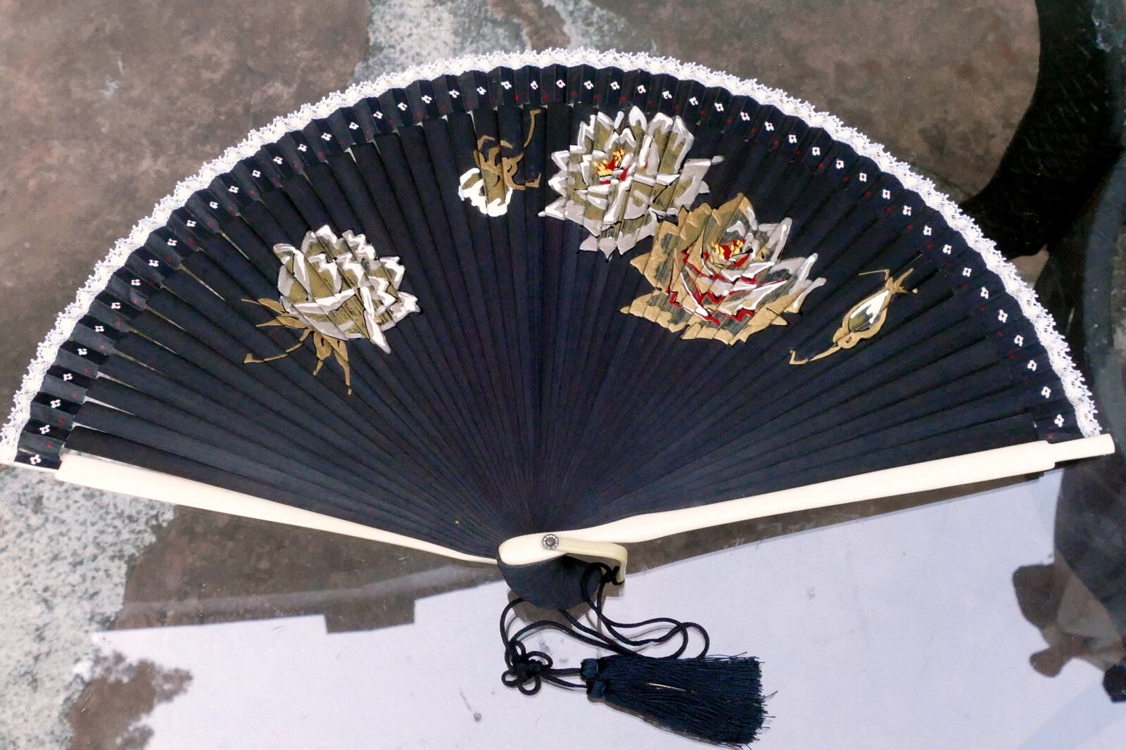 Japanese Hand FOLDING FAN, Bamboo Black Pink-Red-Gold Roses