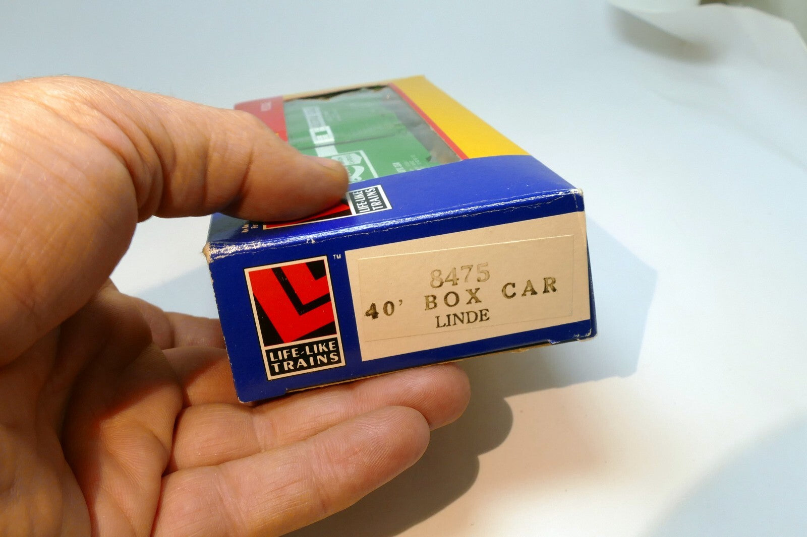 Life Like Linde Union Carbide Box Car 8475 HO Scale