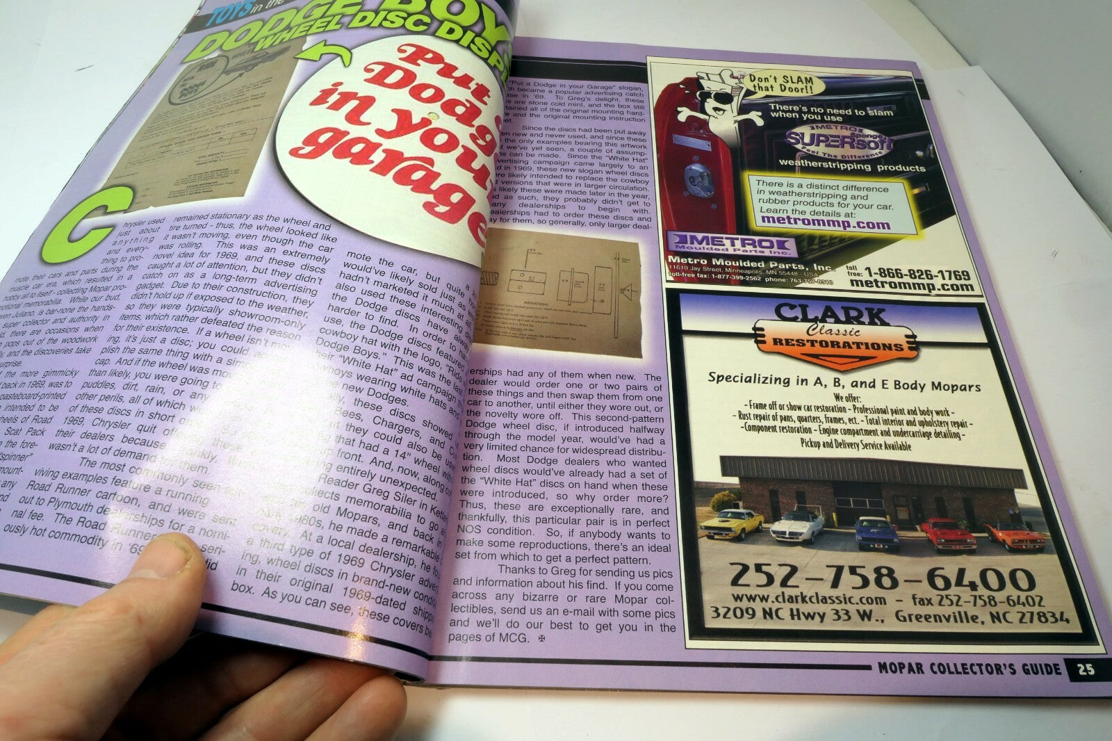 MOPAR Collector's Guide Magazine November 2009  '67 Plymouth Survivor Volare Ret