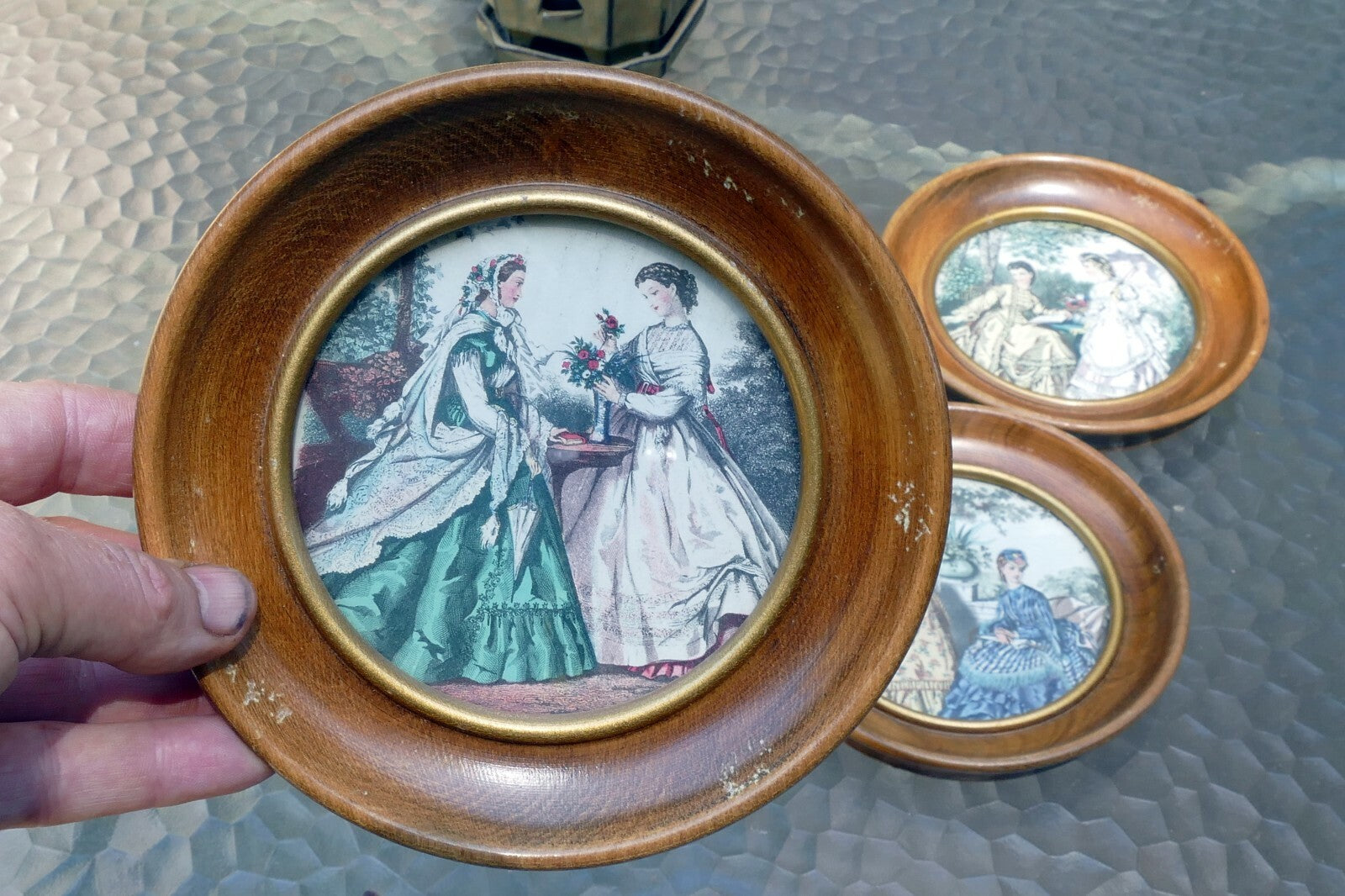 Victorian Wall Hanging Picture Room Decor 6" round set of 5 hand painted etching