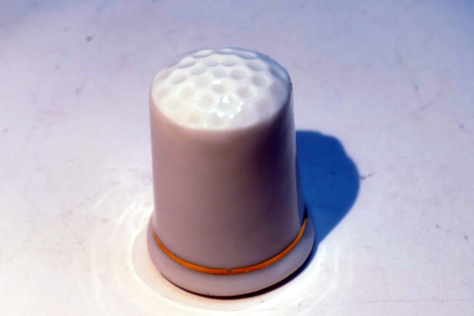 Porcelain Thimble Souvenir Deadwood  S.D. South Dakota US