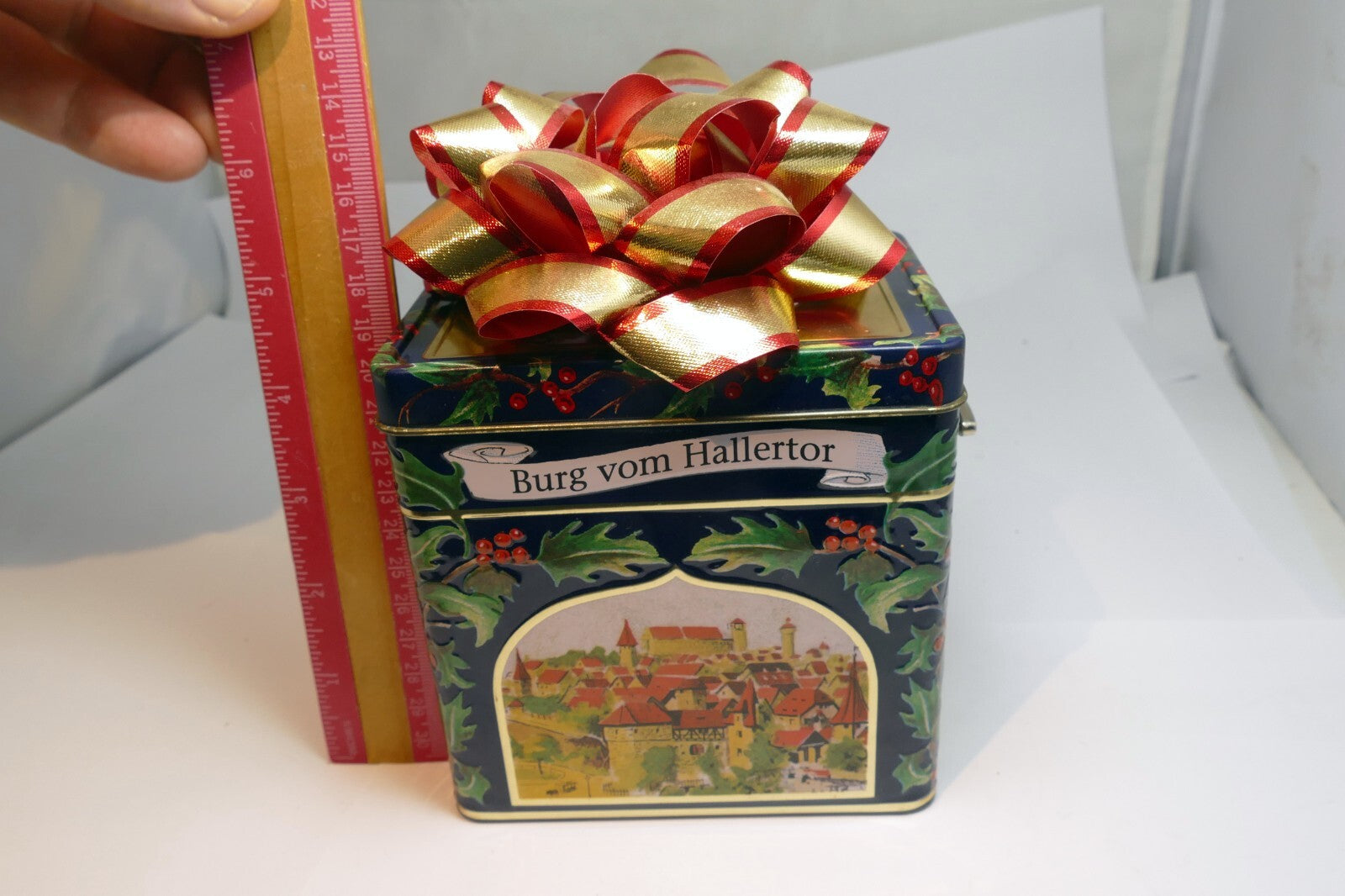 Lambertz Cookie Tin Music Box Germany Burg Vom Hallertor  5" works Christmas toy