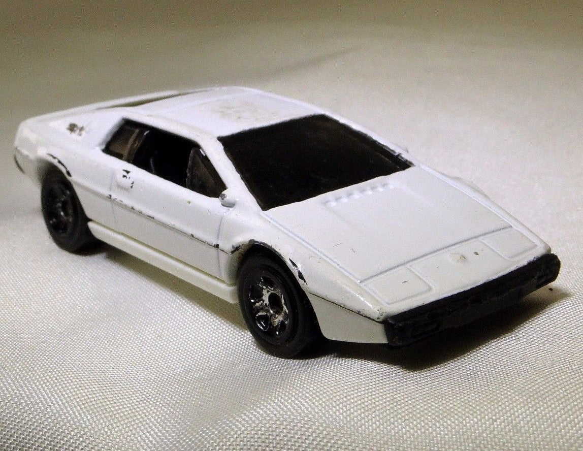 Hot Wheels Lotus Esprit S1 Diecast Car Mattel 2014 Malaysia