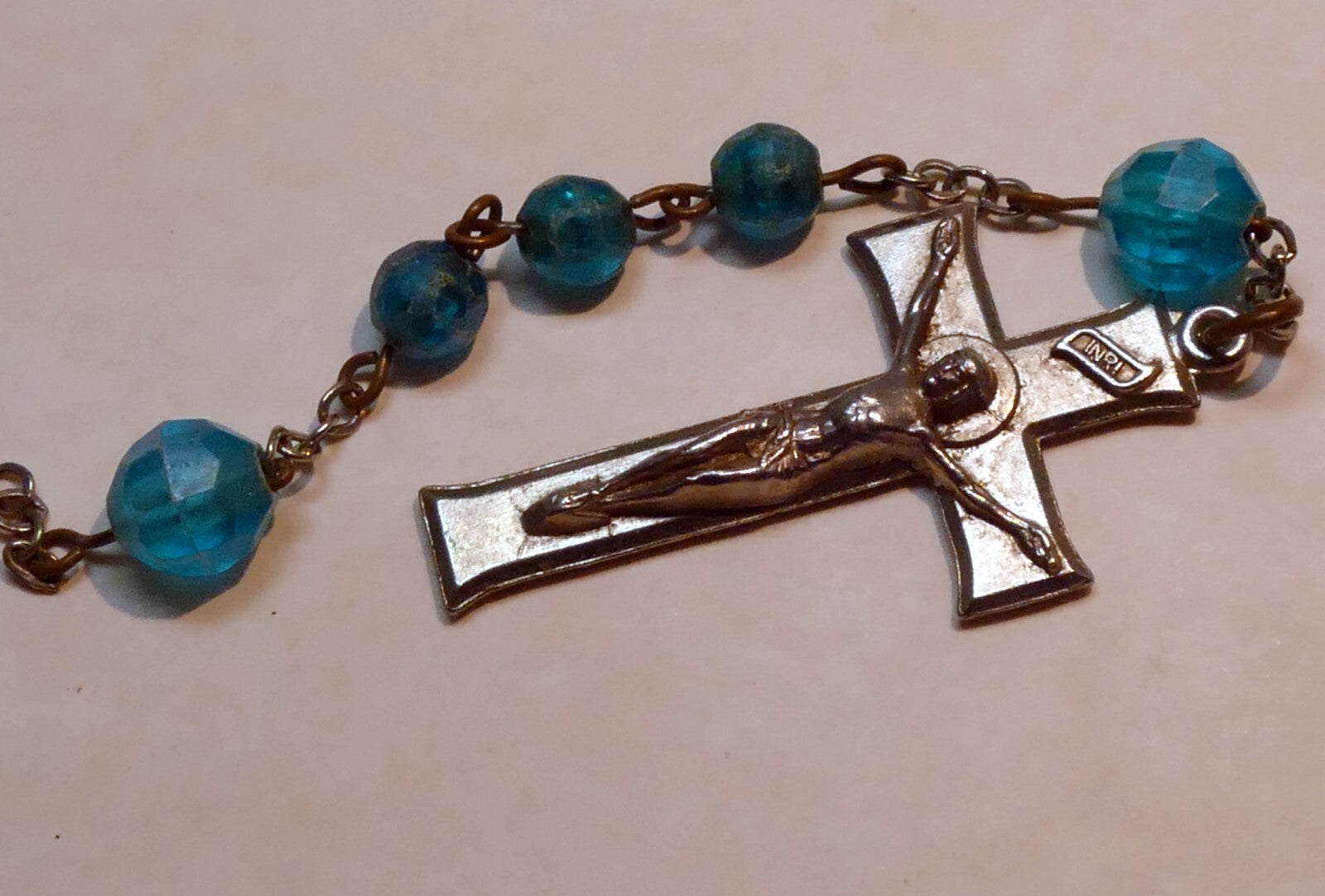 Metal crucifix cross pendant charm   italy vintage 1.5" long catholic