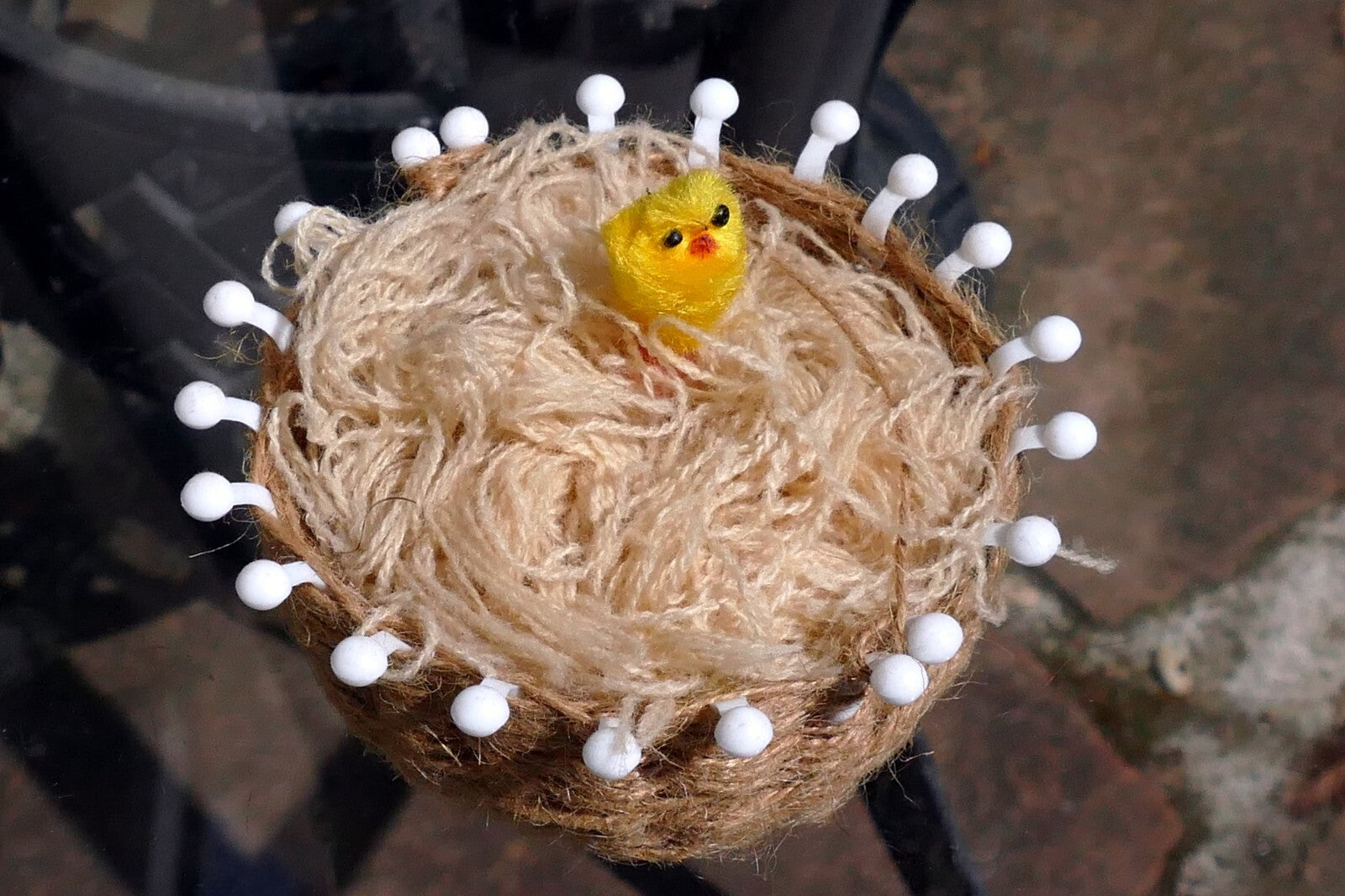 EASTER BONNET BASKET with yellow bird 4X4" for eggs