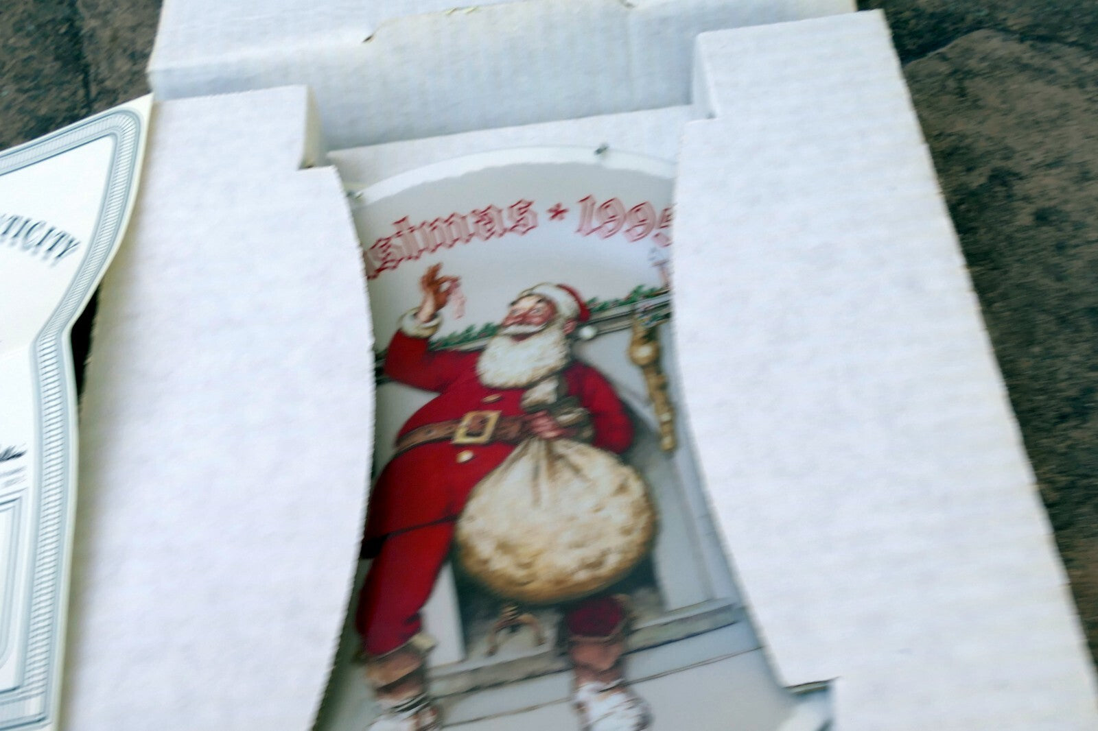 NORMAN ROCKWELL "Filling The Stocking" Plate ca. 1995 Christmas Knowles COA