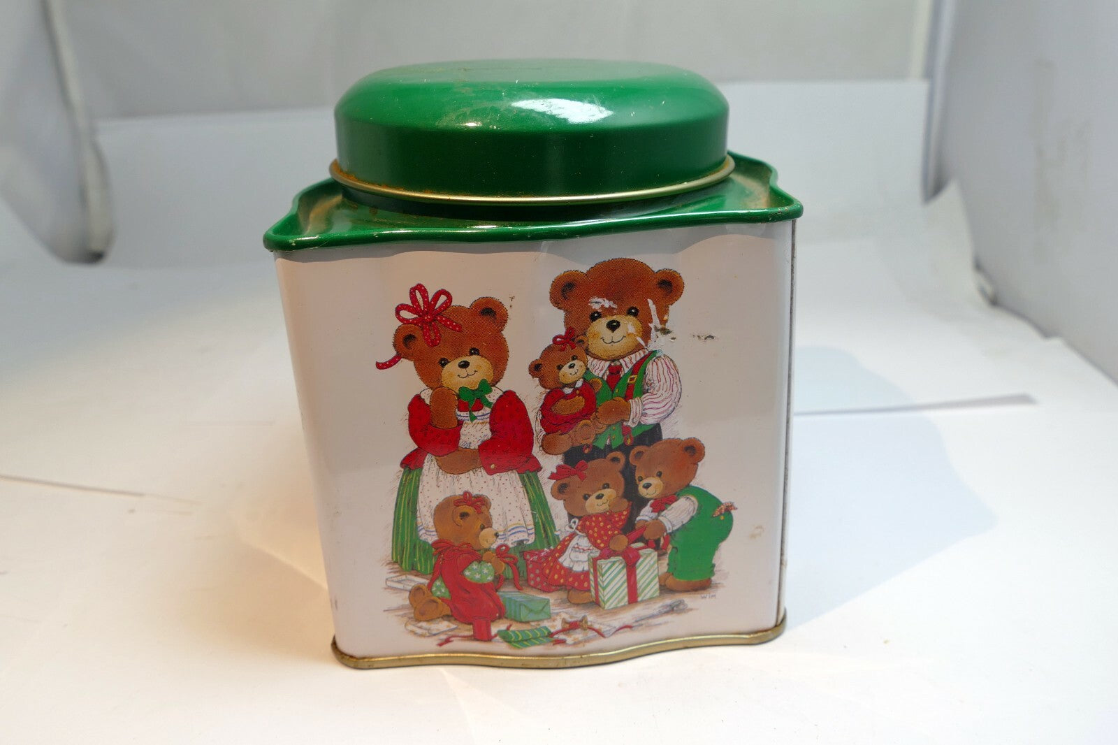 Empty Tin Box Tea can cookie 4X4X4" with Teddy Bear family  Christmas presents