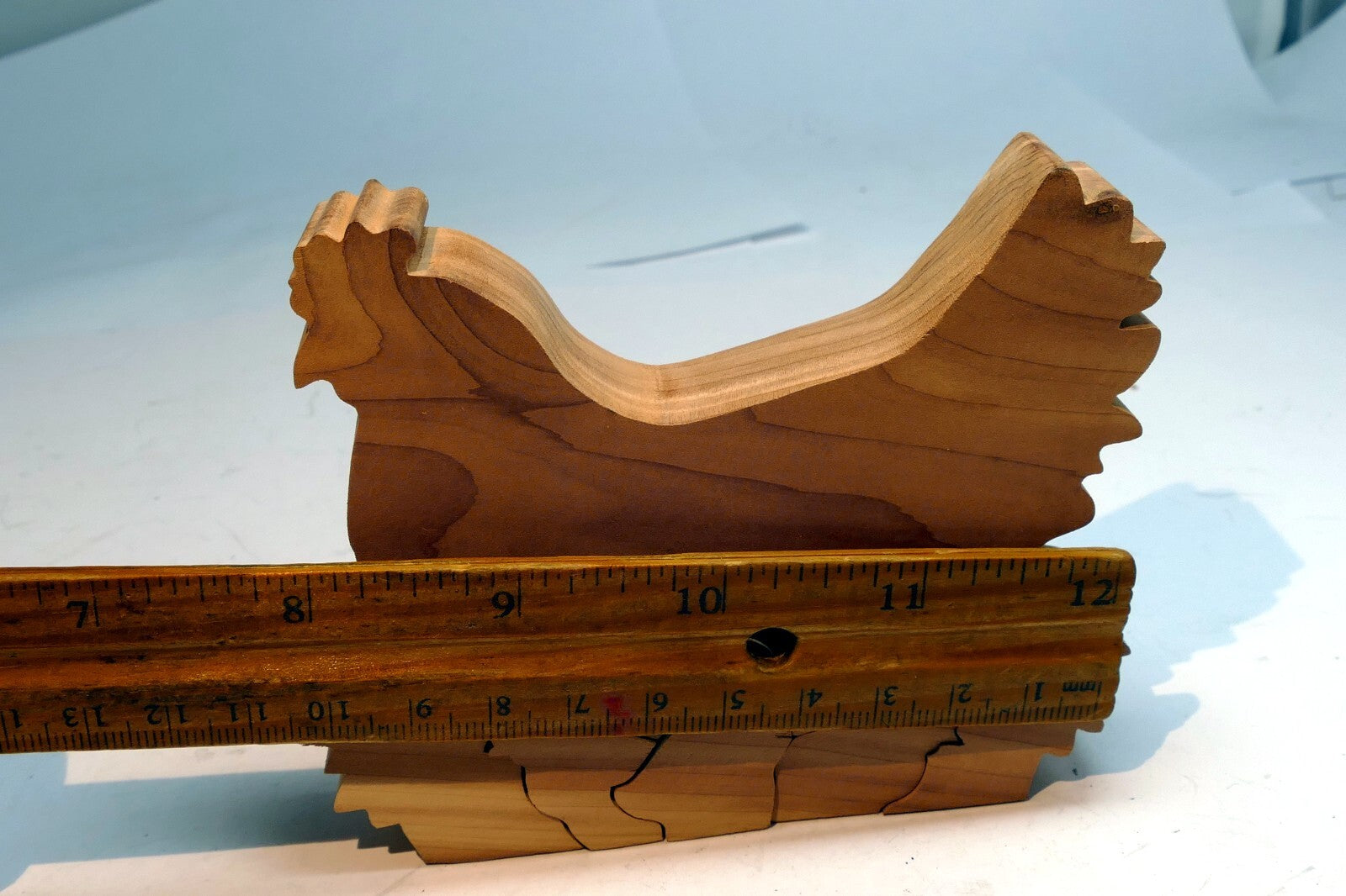 AROMATIC RED CEDAR 6X3X0.5" Wood carved Chicken Chicks moth repellant storage