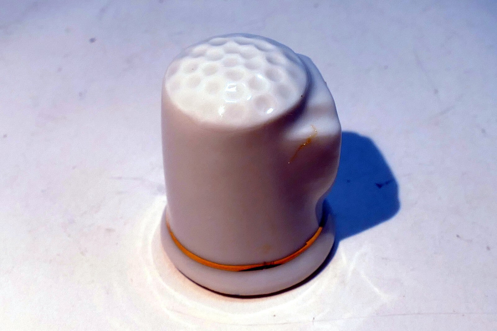Porcelain Thimble Souvenir Deadwood  S.D. South Dakota US