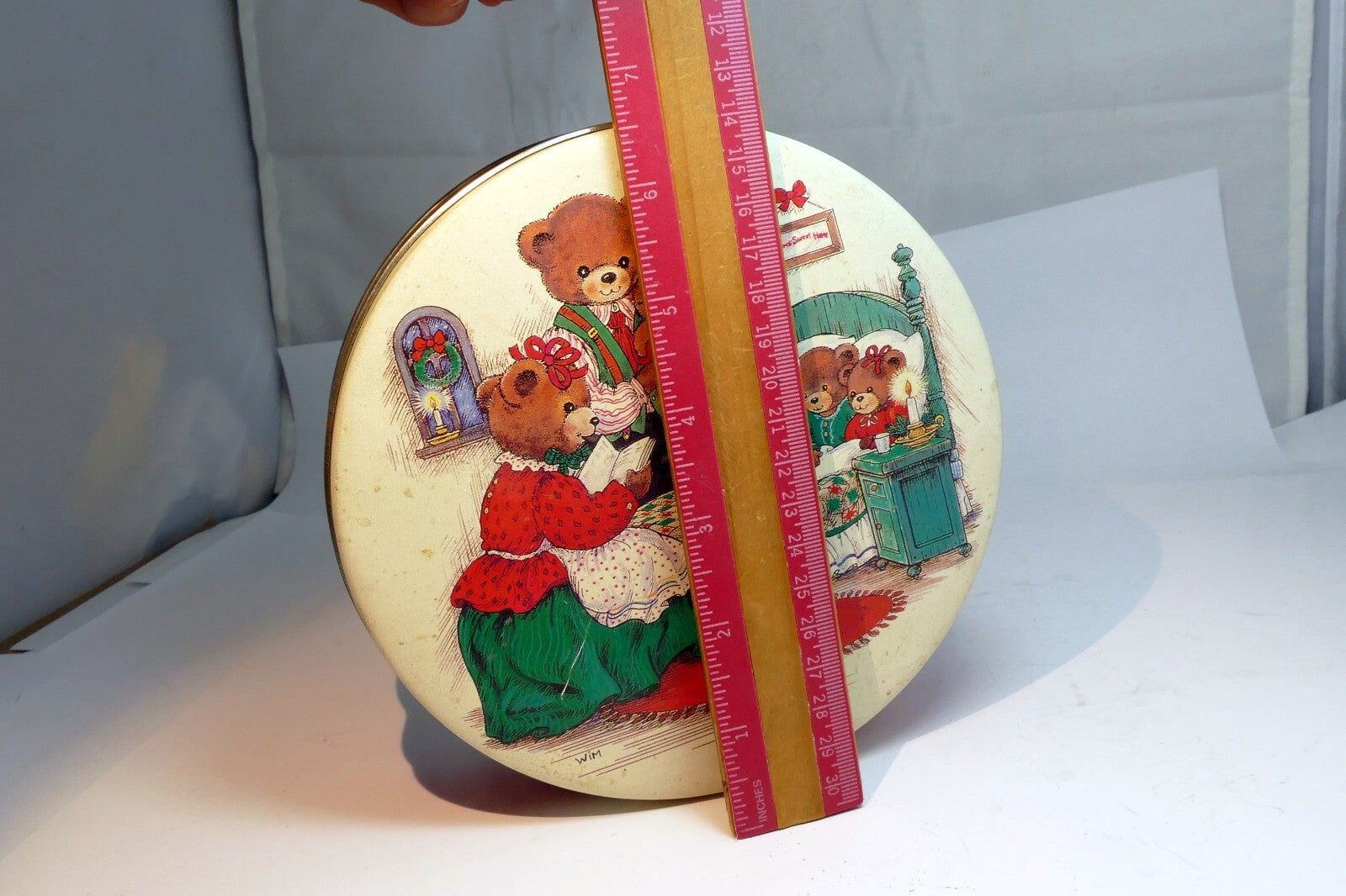 Peanut Butter Bears Round Tin empty container Christmas Eve Family sleep vintage