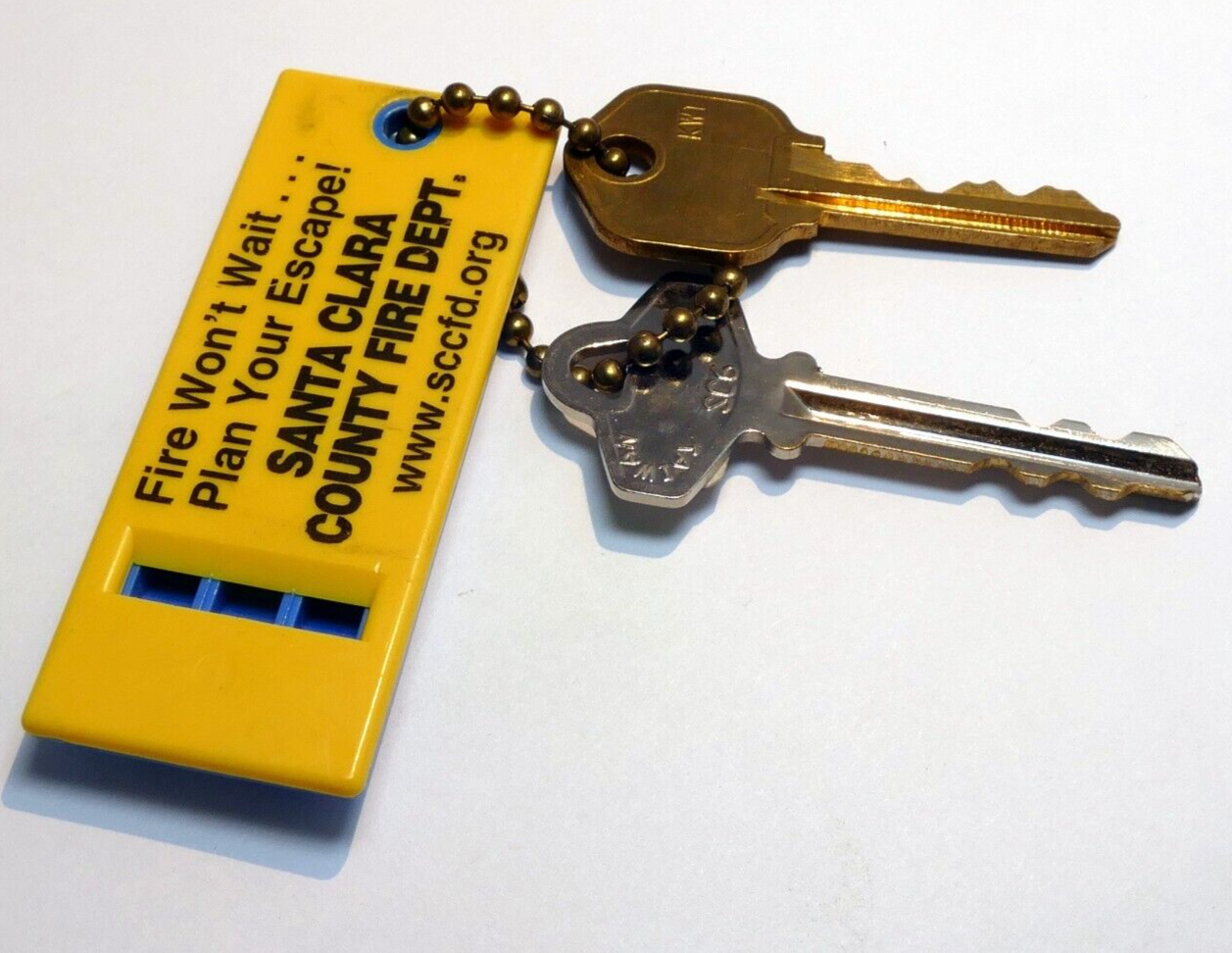 Vintage plastic santa clara county fire dept. safety whistle with keys