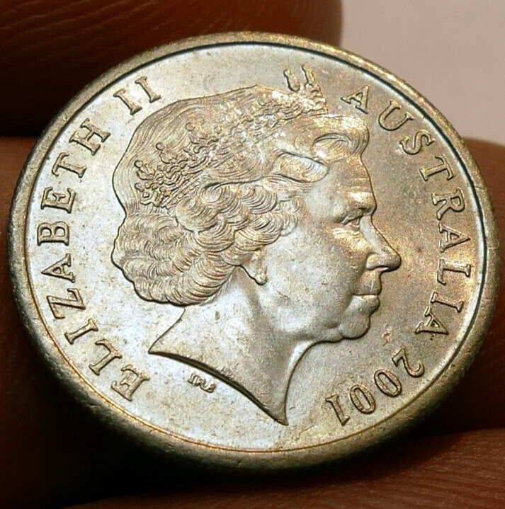 2001 australia 5 cent coin. queen elizabeth. very shiny.