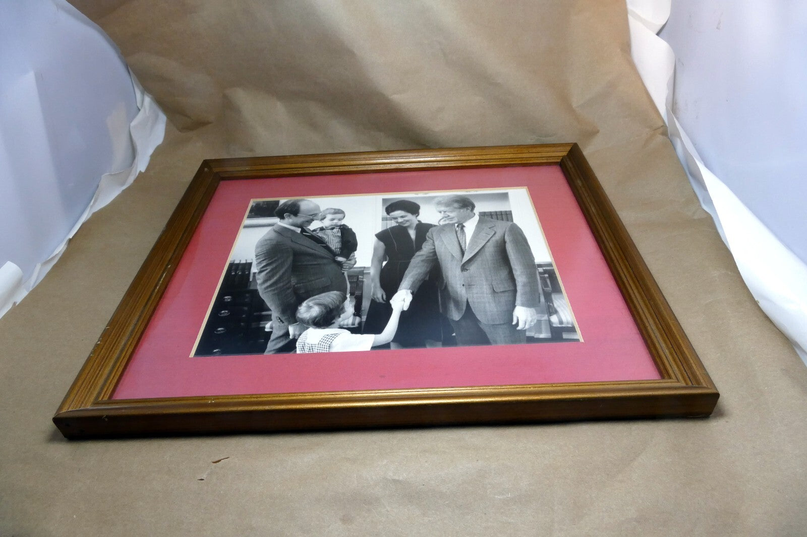 39th U.S. President JIMMY CARTER Framed Matted Photo Picture Shaking arm family