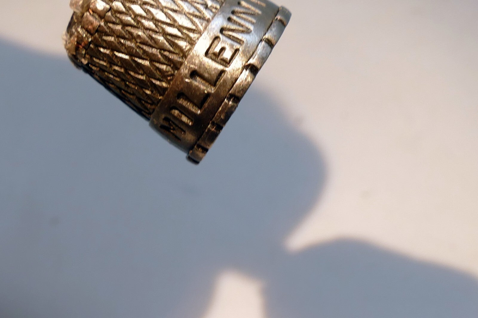 Thimble Souvenir Hand Crafted The Alamo 2000 Millennium Texas US metal