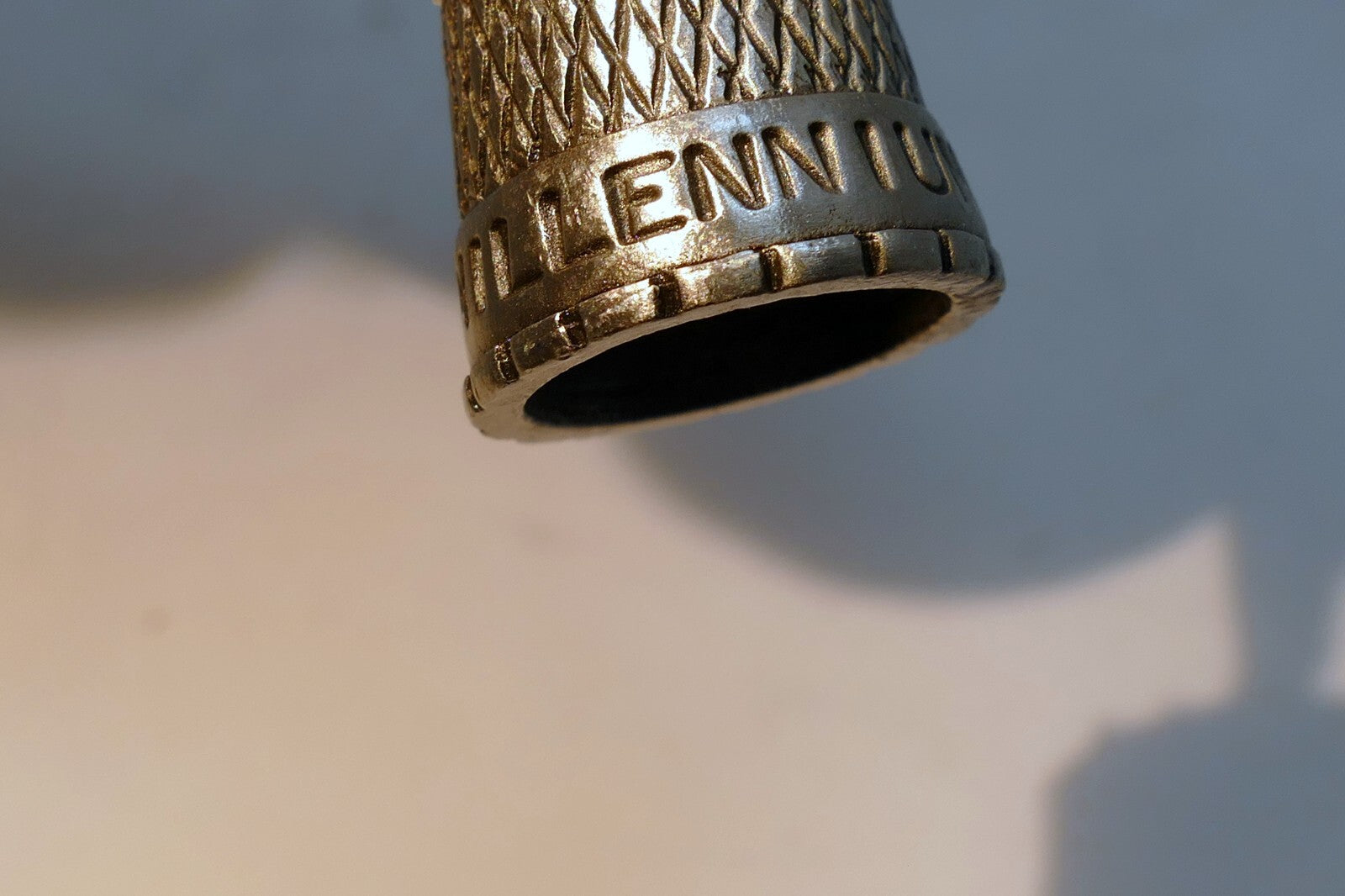 Thimble Souvenir Hand Crafted The Alamo 2000 Millennium Texas US metal
