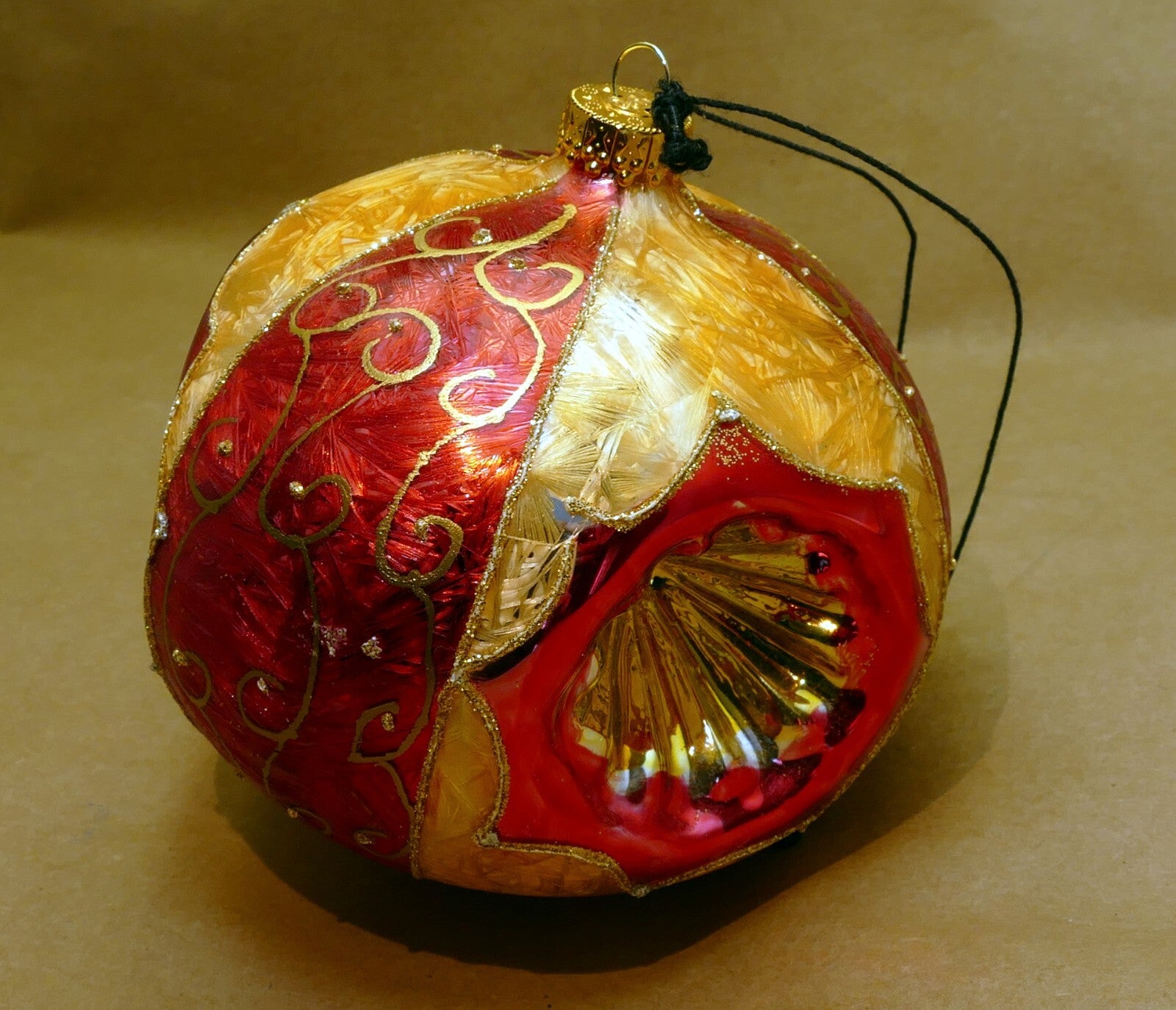 Blown glass gold red triple indent christmas ornament 4" ball mica venice