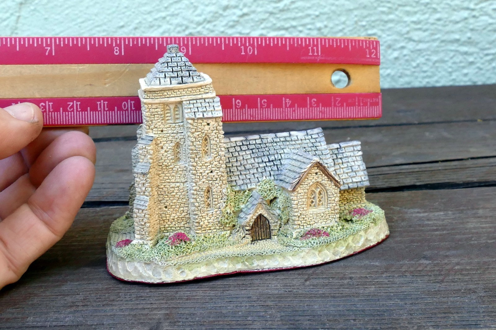 David Winter Cottages ST GEORGE’S CHURCH Hand Painted