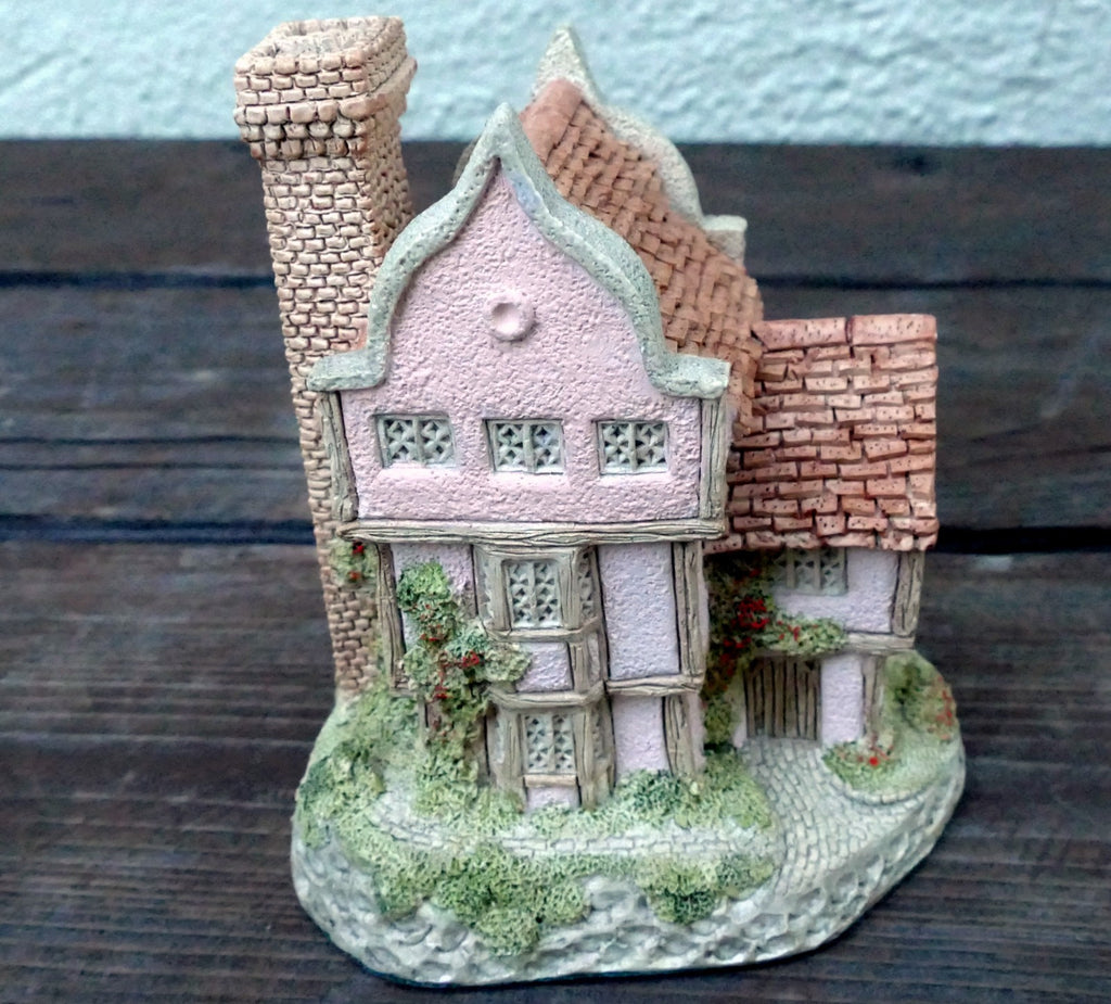 David Winter  SUFFOLK HOUSE Hand Painted Made in England