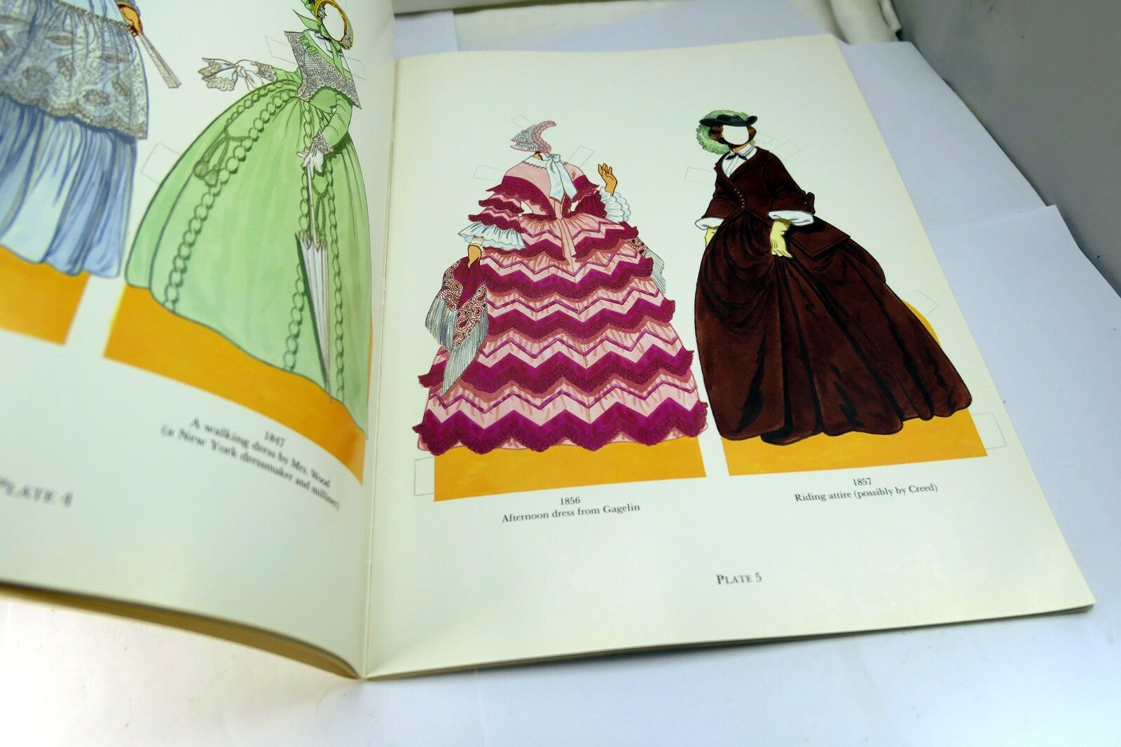 Dover Victorian Paper Dolls: Great Fashion Designs of the Victorian Era