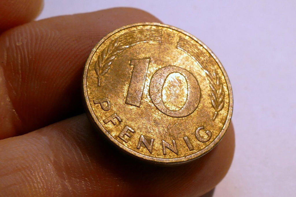 10 Pfennig coin  1977 GERMANY - FEDERAL REPUBLIC Oak Leaf