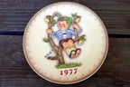 1977 M. J. Hummel Annual Christmas Plate  7th annual plate