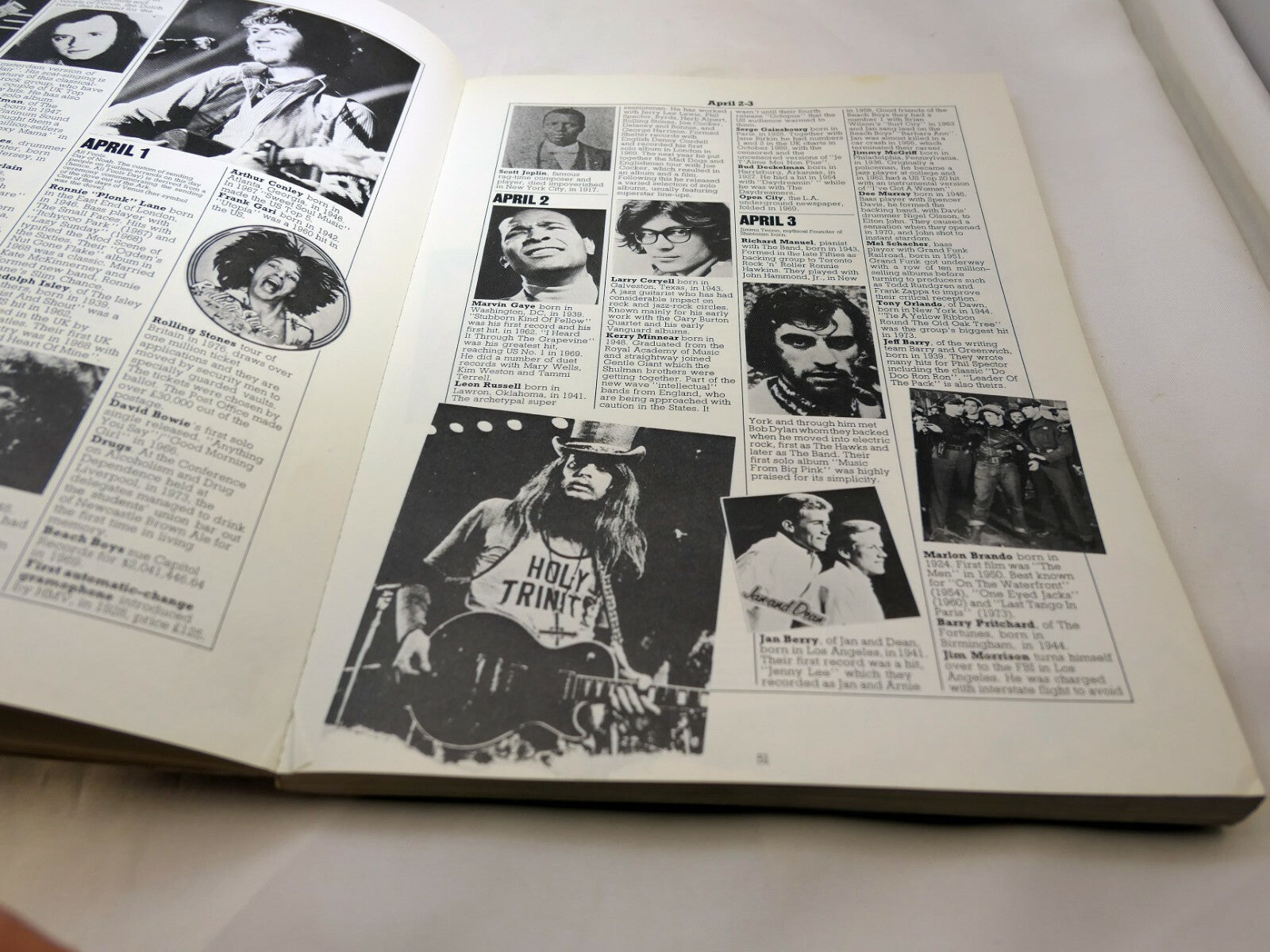 THE ILLUSTRATED ROCK ALMANAC by Pearce Marchbank & Barry Miles (1977)1st Edition