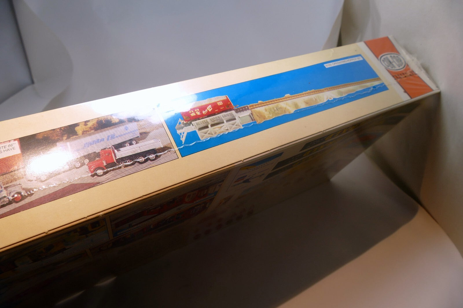 VINTAGE HO SCALE 2 STALL DIESEL HOUSE,  CON-COR KIT #9028 FACTORY SEALED