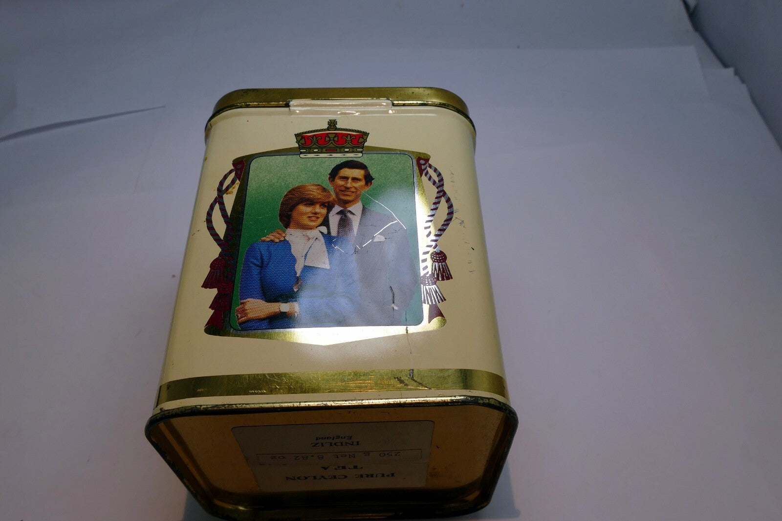 Royal Marriage Celebration Souvenir Tin 1981 Prince Wales & Lady Diana Spencer