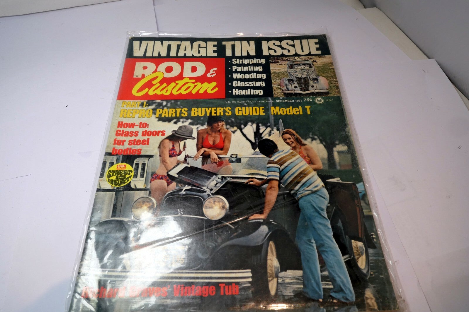 Rod & Custom Magazine December 1972 Vintage Tin Issue Stripping painting Glassin
