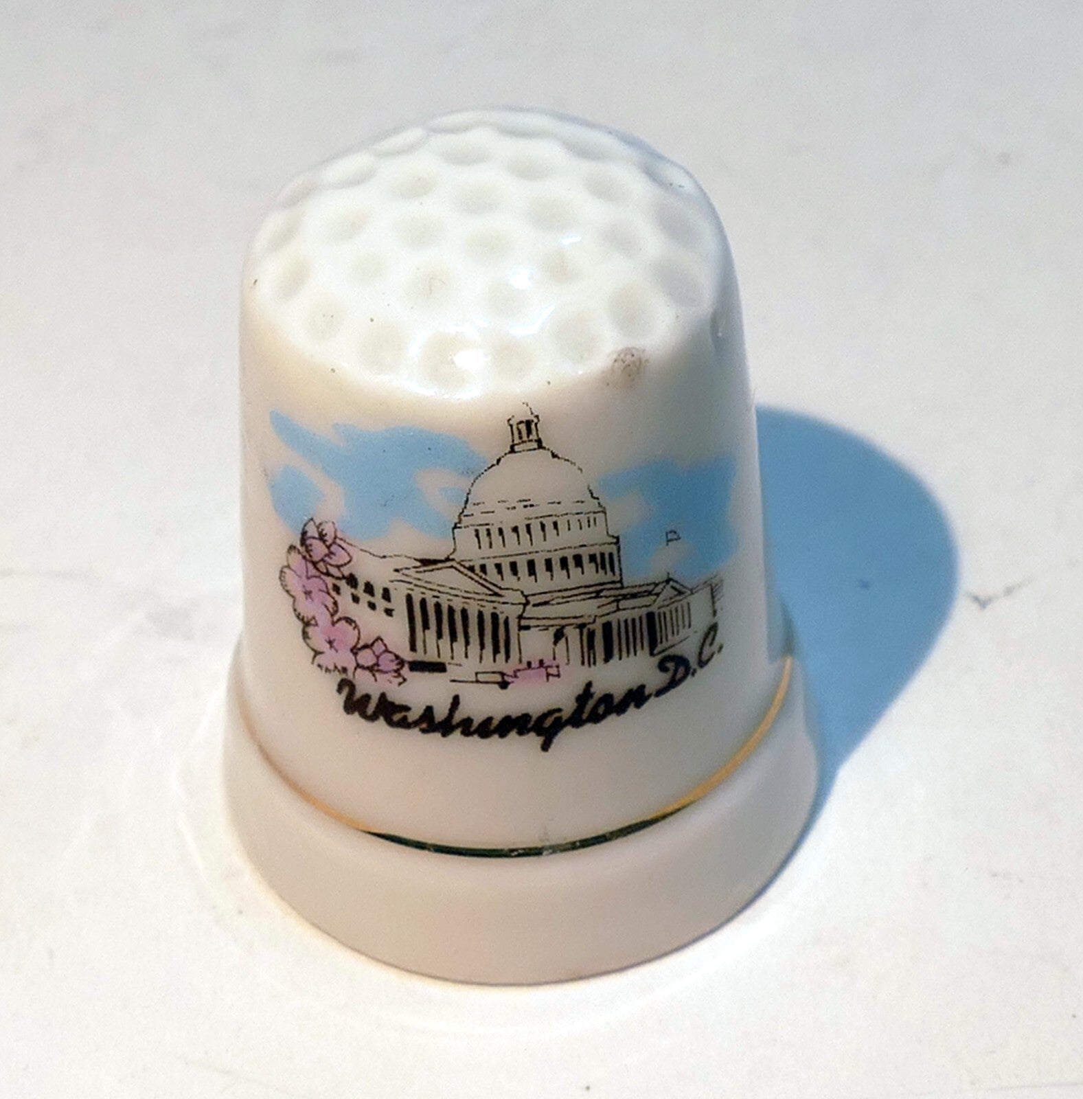Porcelain thimble souvenir washington dc us capitol building