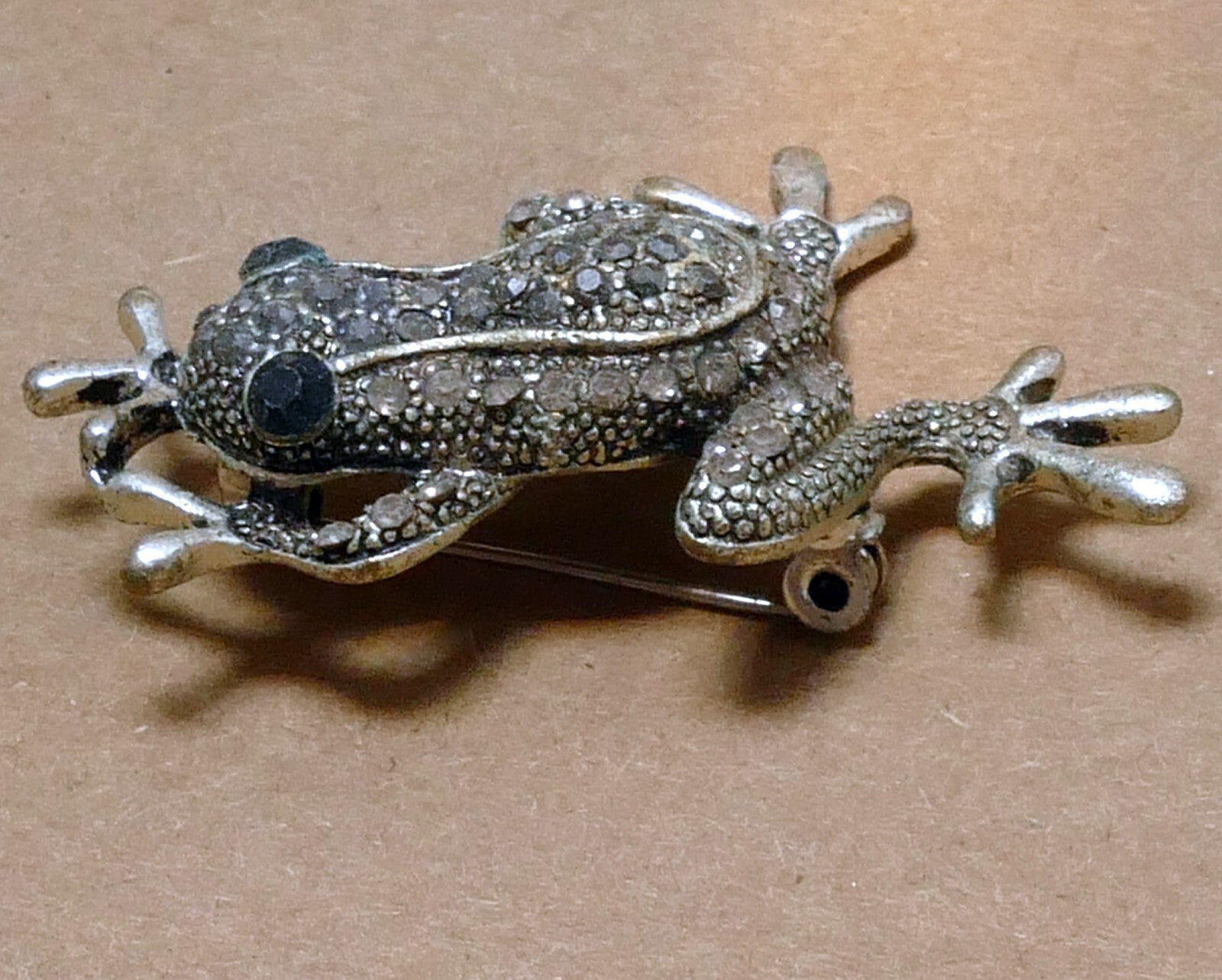 Vintage Frog Brooch Pin Brooch Silver Tone Jeweled  sparkling