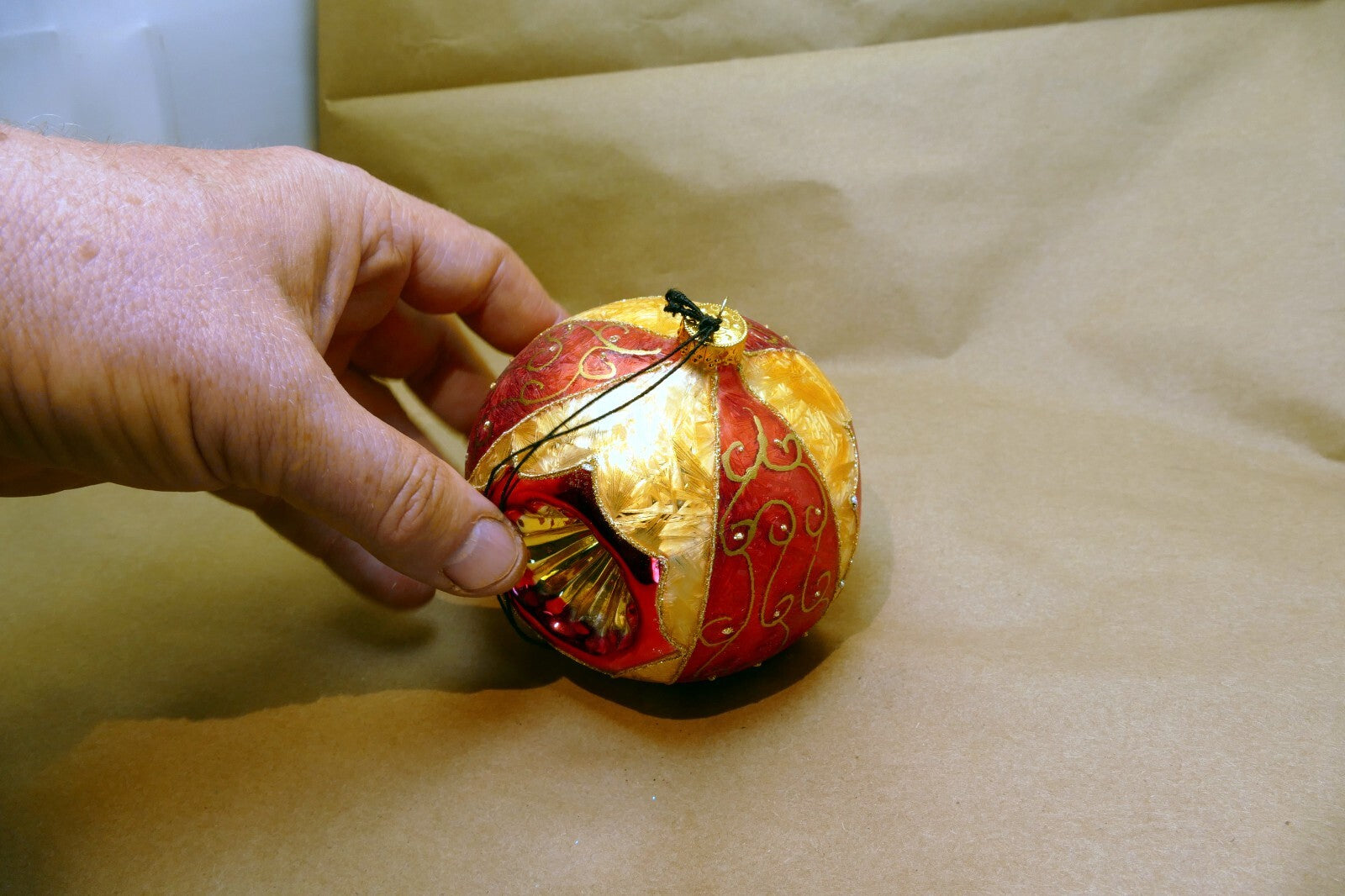 Blown Glass Gold-Red triple indent Christmas Ornament 4" Ball Mica Venice