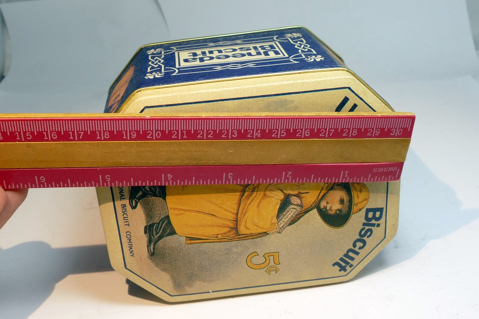 Uneeda Biscuits Tin Depicts 1923 Art Tin octagonal empty container boy