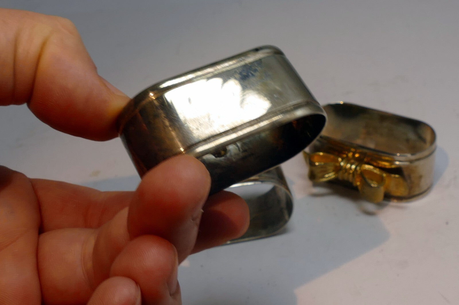 Silver Plated Napkin Rings With Gold Decorative Bow Vintage Lot Of 4 set of four
